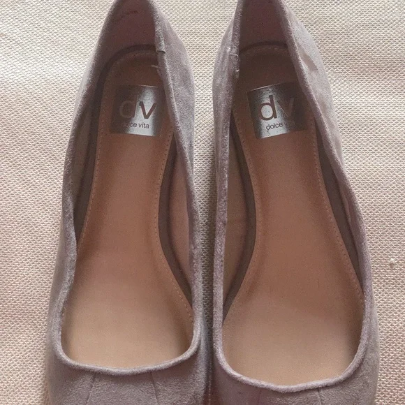 NEW / NWOT  DV by Dolce Vita Taupe/ Light Brown/ Tan  Women's Shoes - Picture 8 of 8